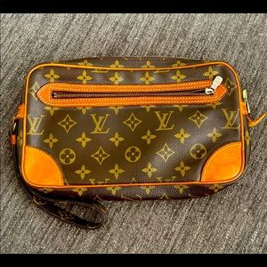 - Authentic Louis Vuitton Classic Monogram Wristlet Pochette